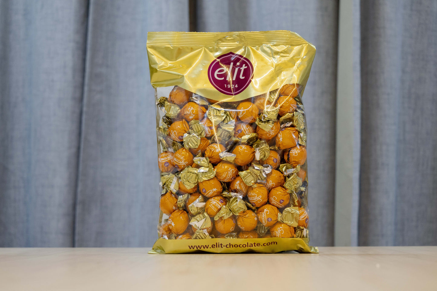 Elit Supremo Milk Chocolate with Caramel Filling 1kg
